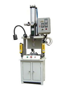 臺式壓力機 氣液沖壓設備,手提型 電子連接器專用壓力機圖片,臺式壓力機 氣液沖壓設備,手提型 電子連接器專用壓力機高清圖片 東莞市東城新蘋自動化設備廠,